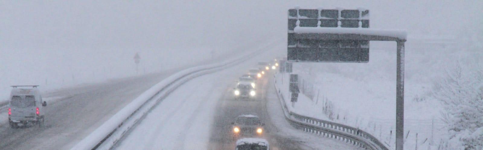 How to drive safely in snow and ice